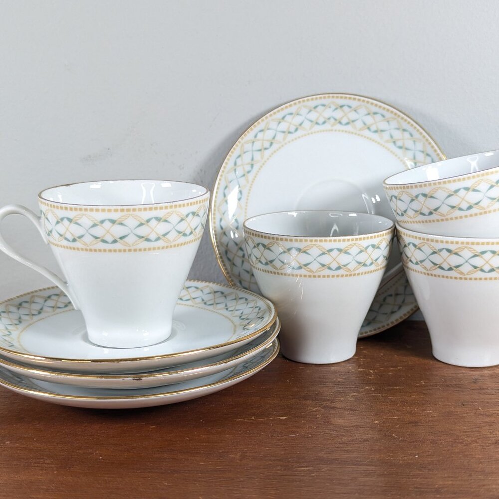 Set of 4 Bareuther Bavaria porcelain demitasse cups, Small German espresso cups